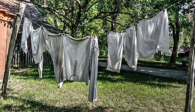Tørresnor i byen: Hvordan kan du tørre tøj i en lejlighed eller på altanen?